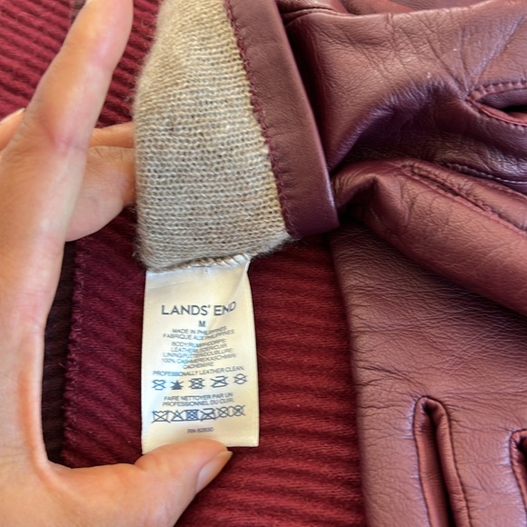 Genuine leather gloves with cashmere lining with matching stole - Picture 3 of 5